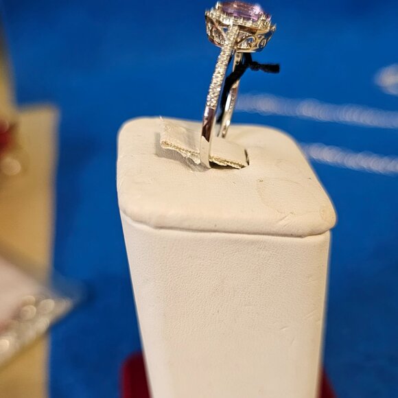 Ring - Picture 5 of 5